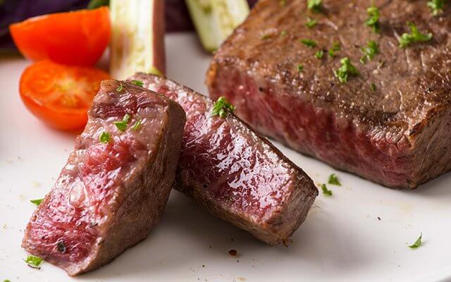 [Für Steak] Motobu-Rinderkeule 400 g (in 2 Stücke geschnitten)